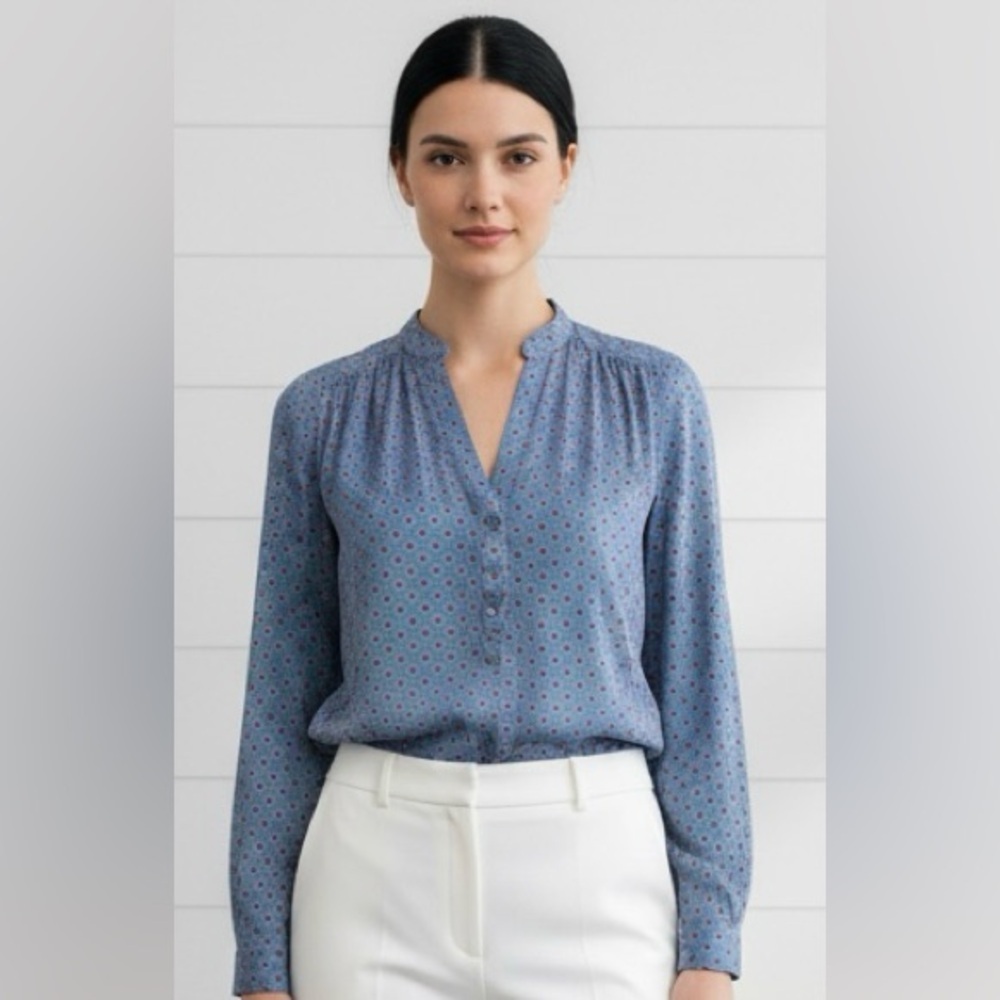EUC H&M SZ 6 blue/white/rust button front v-neck  collarless top/bust 44”